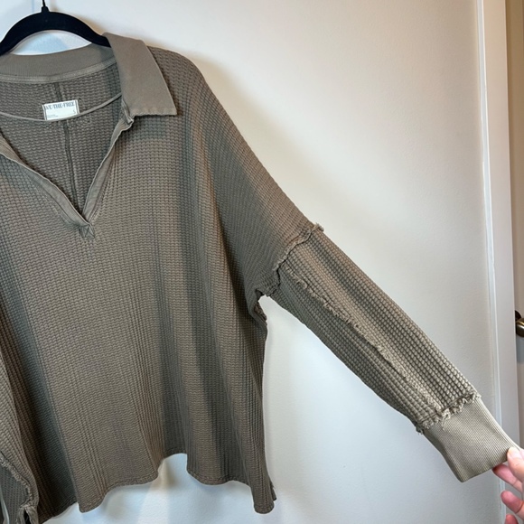 We The Free People Womens Travis Oversized Thermal V-Neck Polo Shirt Green Small - Picture 5 of 13